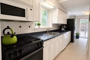 8913 Cromwell Dr, Springfield, VA 22151 - Photo 6