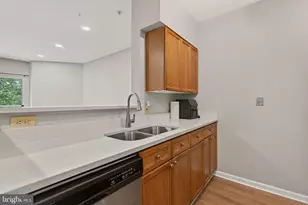 12919 Alton Square, Herndon, VA 20170 - Photo 6