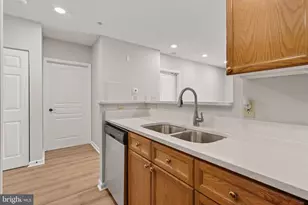 12919 Alton Square, Herndon, VA 20170 - Photo 4