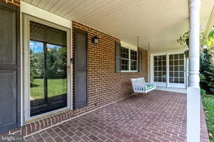 10507 Cavalcade St, Great Falls, VA 22066 - Photo 4
