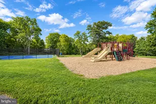 2708 Farmington Dr, Alexandria, VA 22303 - Photo 22