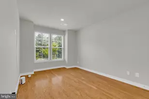 9340 Sweetbay Magnolia Ct, Fairfax, VA 22031 - Photo 8