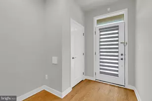 9340 Sweetbay Magnolia Ct, Fairfax, VA 22031 - Photo 6
