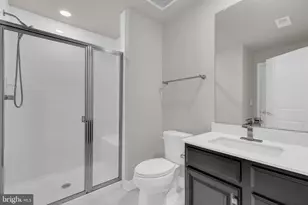 9340 Sweetbay Magnolia Ct, Fairfax, VA 22031 - Photo 10