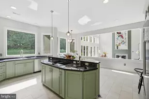 1127 Walker Rd, Great Falls, VA 22066 - Photo 18