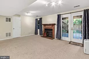 5719 Oakshore Ct, Burke, VA 22015 - Photo 36