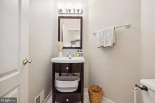 2207 Frank St, Vienna, VA 22182 - Photo 16
