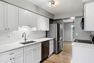 6055 Meyers Landing Ct, Burke, VA 22015 - Photo 6