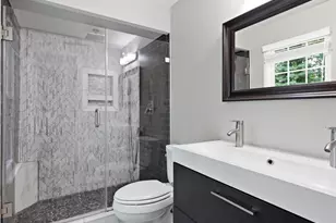 6055 Meyers Landing Ct, Burke, VA 22015 - Photo 14