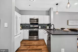 1625 International Dr, McLean, VA 22102 - Photo 2