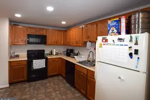 6560 Lochleigh Ct, Alexandria, VA 22315 - Photo 6