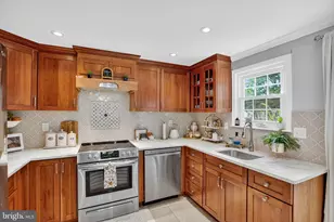 8460 Rippled Creek Ct, Springfield, VA 22153 - Photo 16