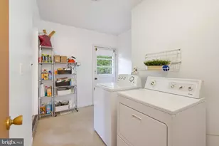 8715 Cherry Dr, Fairfax, VA 22031 - Photo 34