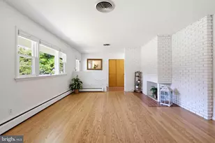 8715 Cherry Dr, Fairfax, VA 22031 - Photo 12