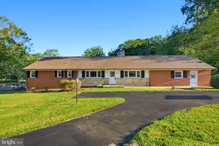 8715 Cherry Dr, Fairfax, VA 22031 - Photo 1