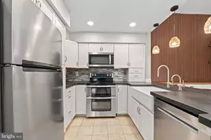 6905 Victoria Dr, Alexandria, VA 22310 - Photo 10