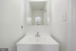 4104 Pleasant Meadow Ct, Chantilly, VA 20151 - Photo 6