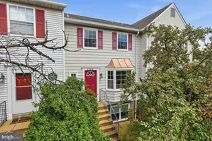 4104 Pleasant Meadow Ct, Chantilly, VA 20151 - Photo 1