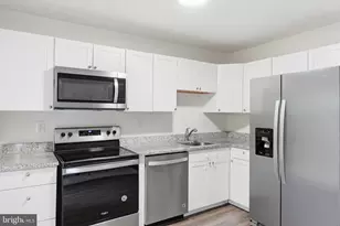 4104 Pleasant Meadow Ct, Chantilly, VA 20151 - Photo 10
