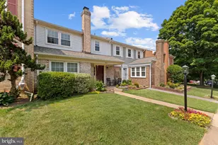 9619 Hillock Ct, Burke, VA 22015 - Photo 2