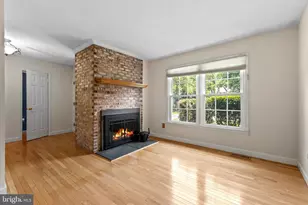 9619 Hillock Ct, Burke, VA 22015 - Photo 12
