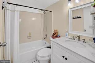 11741 Ledura Ct, Reston, VA 20191 - Photo 10