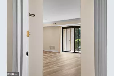 6141 Leesburg Pike #101, Falls Church, VA 22041 - Photo 8