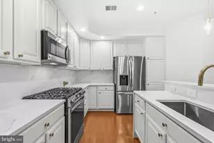5639 Harrington Falls Ln, Alexandria, VA 22312 - Photo 14