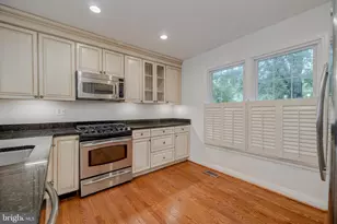 11909 St Johnsbury Ct, Reston, VA 20191 - Photo 6