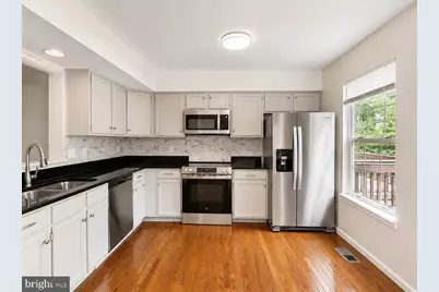 13824 Bridlington Court, Centreville, VA 20120 - Photo 8