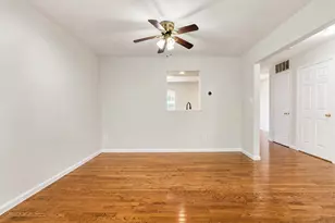 13824 Bridlington Ct, Centreville, VA 20120 - Photo 6