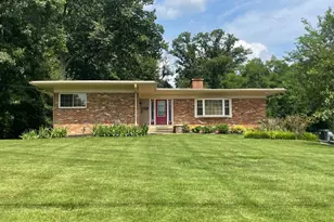 3909 Pineland St, Fairfax, VA 22031 - Photo 1