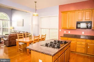 13079 Greg Roy Ln, Herndon, VA 20171 - Photo 10