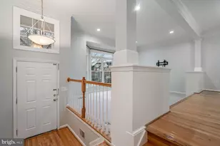 8648 Royal Worcester Ln, Fairfax, VA 22031 - Photo 4