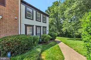 8809 Surveyors Pl, Springfield, VA 22152 - Photo 2