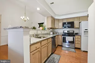9224 Cardinal Forest Ln, Lorton, VA 22079 - Photo 8