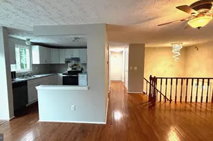 3012 Summershade Ct, Herndon, VA 20171 - Photo 6