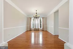 7608 Mcweadon Ln, Springfield, VA 22150 - Photo 8