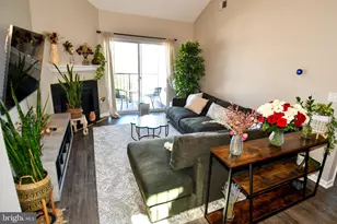5121 Travis Edward Way, Centreville, VA 20120 - Photo 4