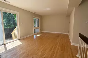 9506 Miranda Ct, Fairfax, VA 22031 - Photo 8
