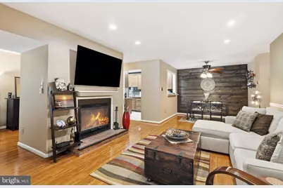 10010 Oakton Terrace Road #10010, Oakton, VA 22124 - Photo 6