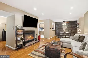 10010 Oakton Terrace Rd, Oakton, VA 22124 - Photo 6