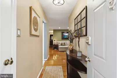 10010 Oakton Terrace Road #10010, Oakton, VA 22124 - Photo 4