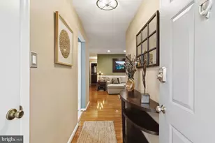 10010 Oakton Terrace Rd, Oakton, VA 22124 - Photo 4