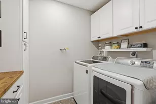 10010 Oakton Terrace Rd, Oakton, VA 22124 - Photo 16