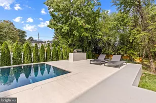 7216 Davis Ct, McLean, VA 22101 - Photo 2