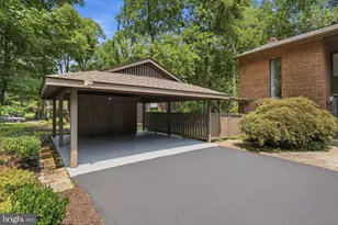 3211 Chichester Ln, Fairfax, VA 22031 - Photo 6
