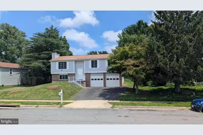 2929 Ashdown Forest Drive, Herndon, VA 20171 - Photo 2