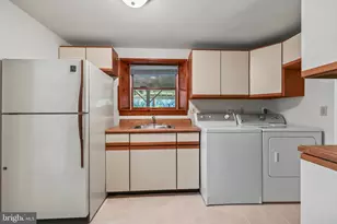 10915 Belgravia Ct, Great Falls, VA 22066 - Photo 48
