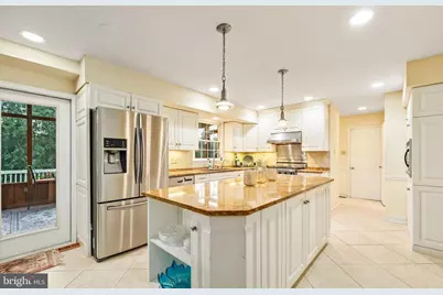 10915 Belgravia Court, Great Falls, VA 22066 - Photo 4